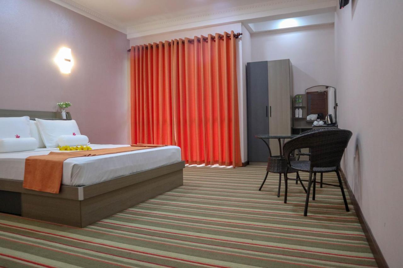 Reddalf'S Holiday Resorts Baie d'Arugam Extérieur photo