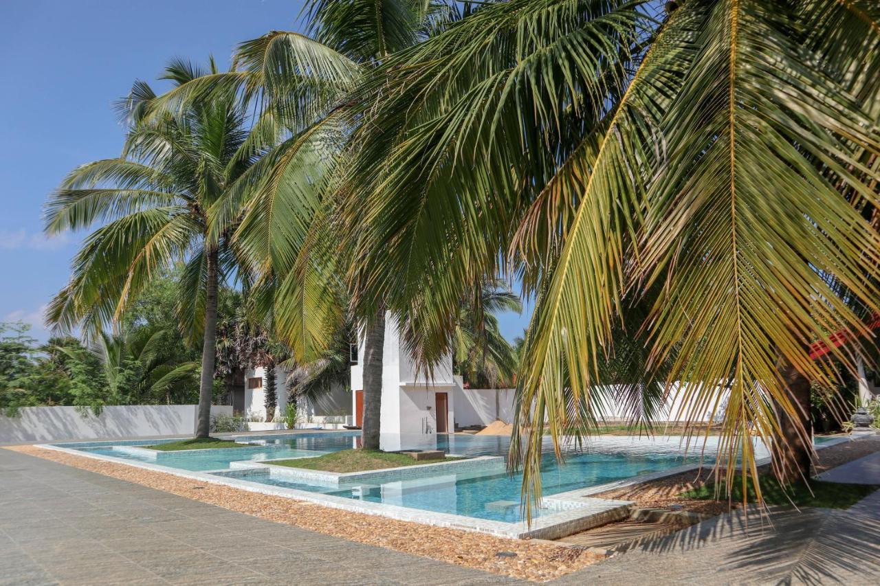 Reddalf'S Holiday Resorts Baie d'Arugam Extérieur photo