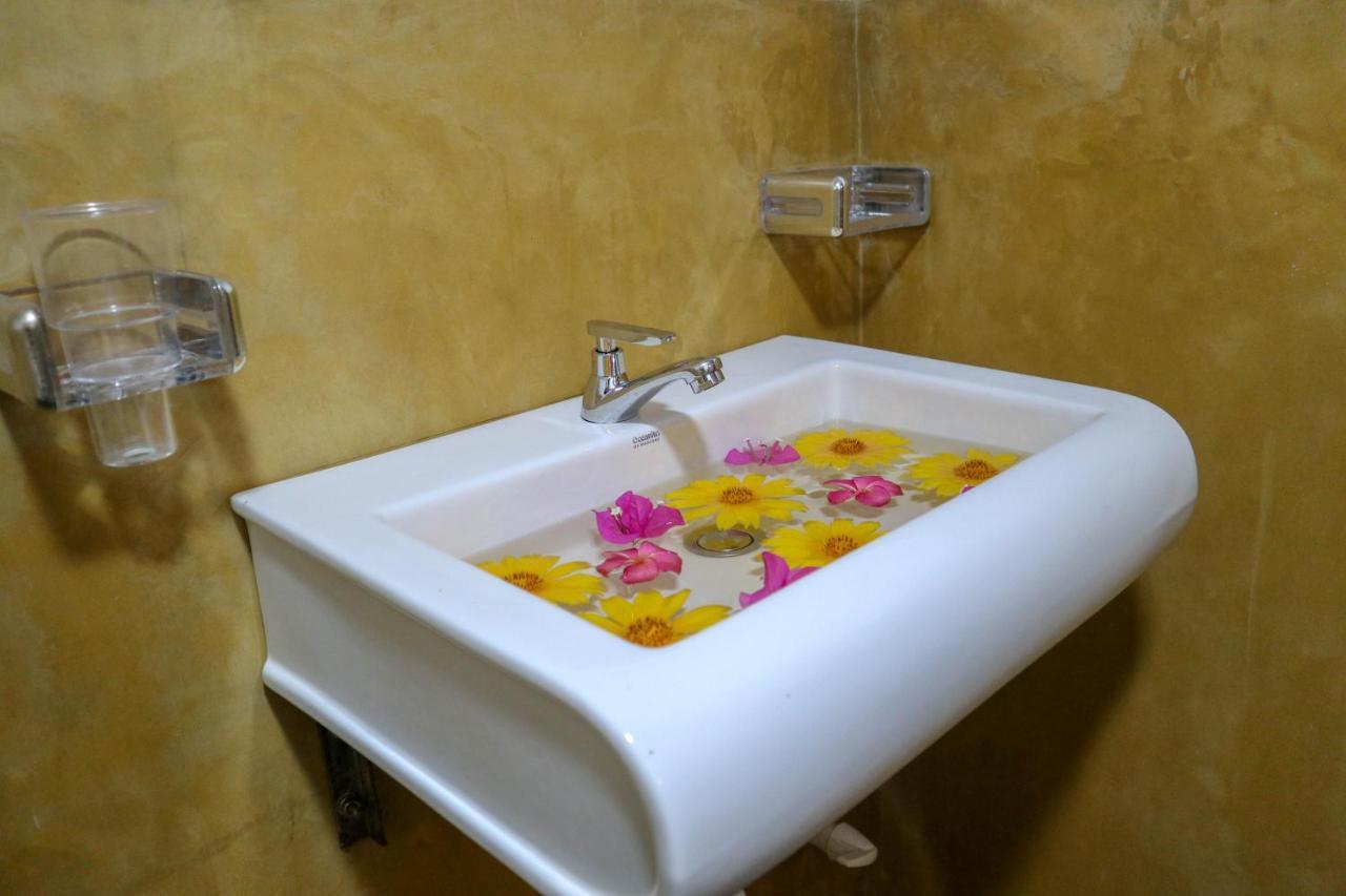 Reddalf'S Holiday Resorts Baie d'Arugam Extérieur photo